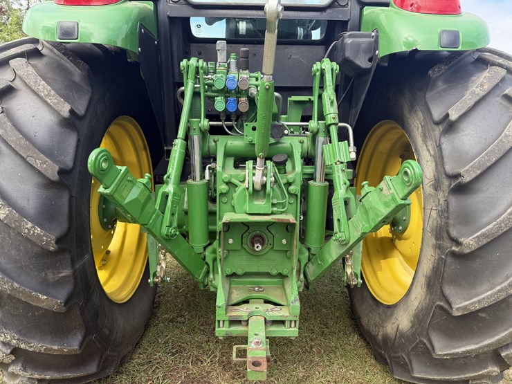 2017-john-deere-6120e-image-8