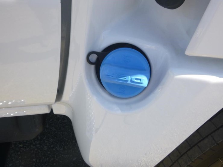 2023-chevrolet-silverado-image-8