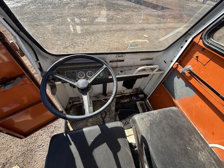 taylor-dunn-b2-48-image-12