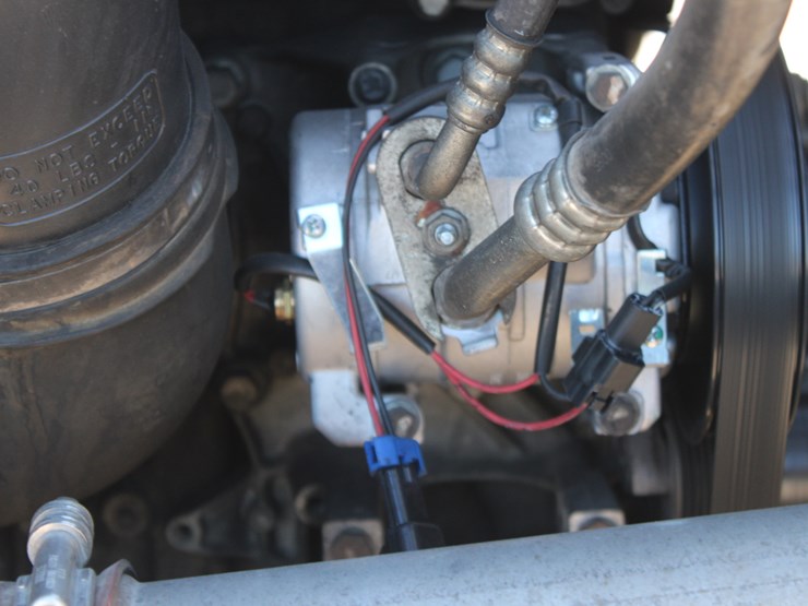 2016-freightliner-cascadia-125-image-44