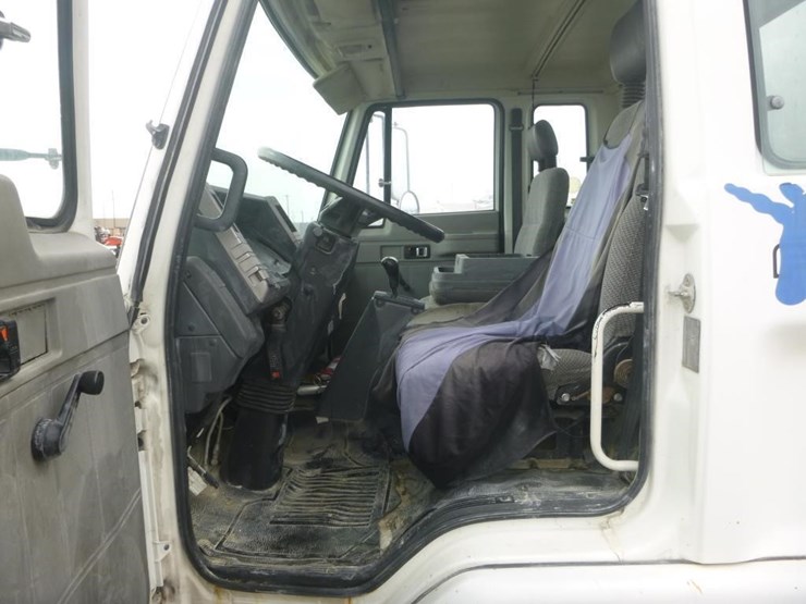 1998-isuzu-frr-image-11