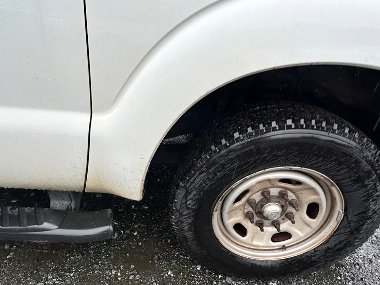 2012-ford-f250-xl-image-30