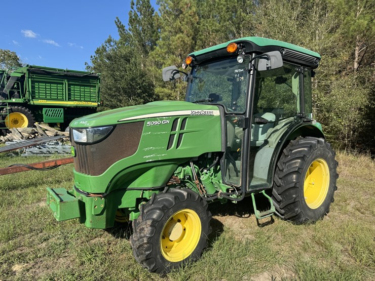 2017-john-deere-5090gn-image-1