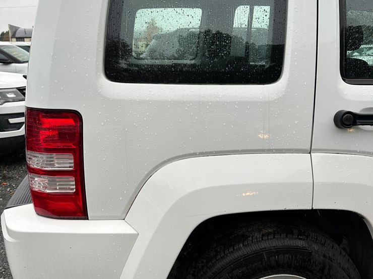 2012-jeep-liberty-image-18