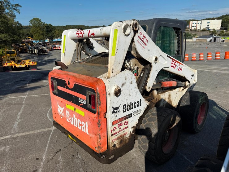 2015-bobcat-s650-image-3
