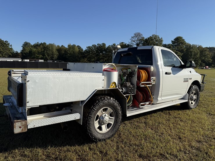 2018-dodge-ram-3500-image-5