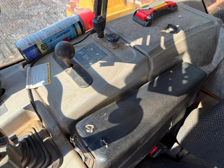 caterpillar-d6n-xl-image-17