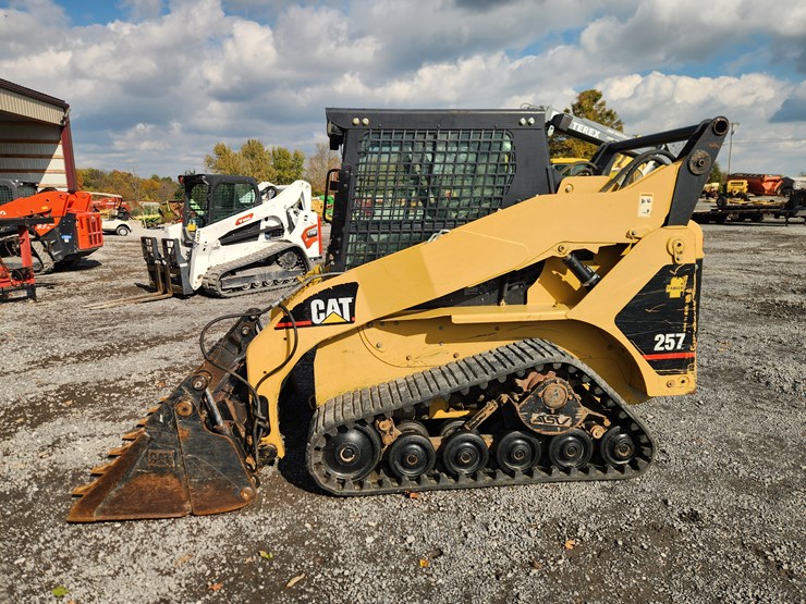 caterpillar-257-image-1