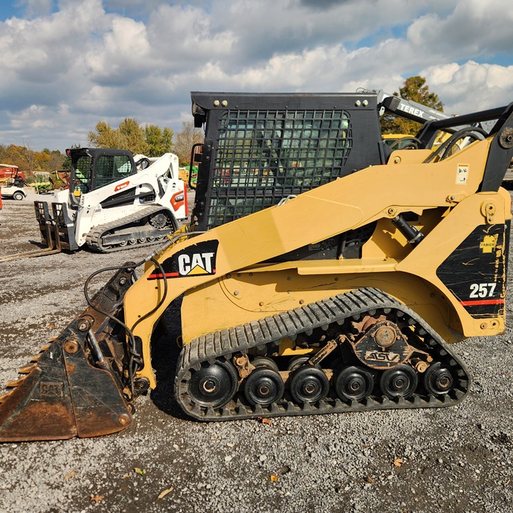 CATERPILLAR 257