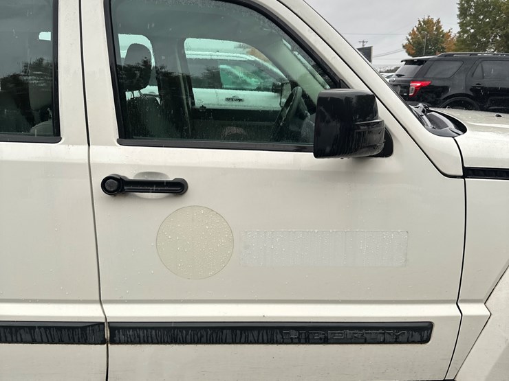 2008-jeep-liberty-image-13