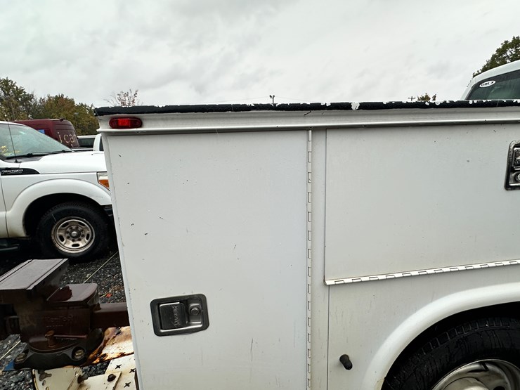 2012-ford-f250-xl-image-11