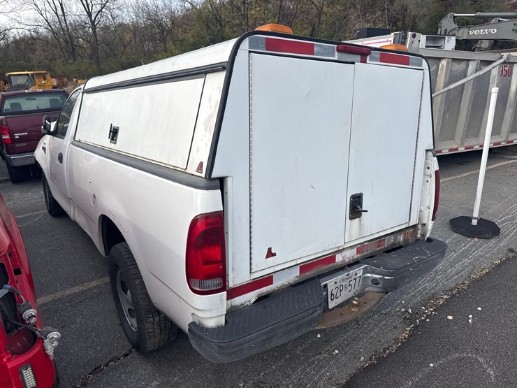 2004-ford-f150-xl-image-4