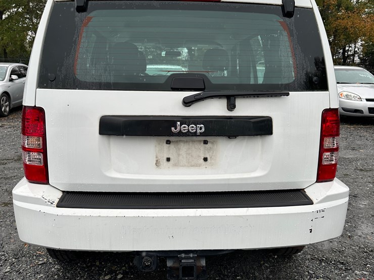 2012-jeep-liberty-image-11