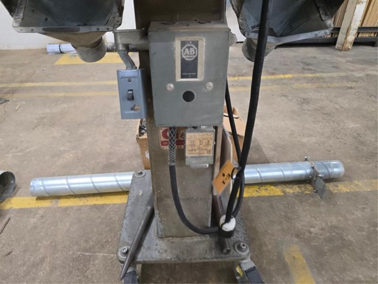 #2734-•-g&p-machinery-epn-flap-sander-image-7