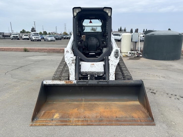 2019-bobcat-t740-image-6