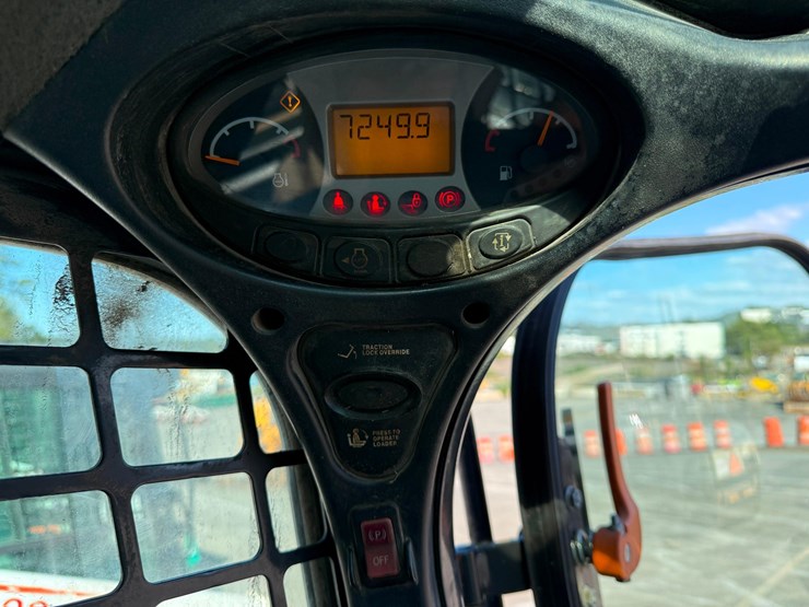 2016-bobcat-s650-image-11