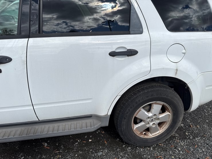 2012-ford-escape-xlt-image-40