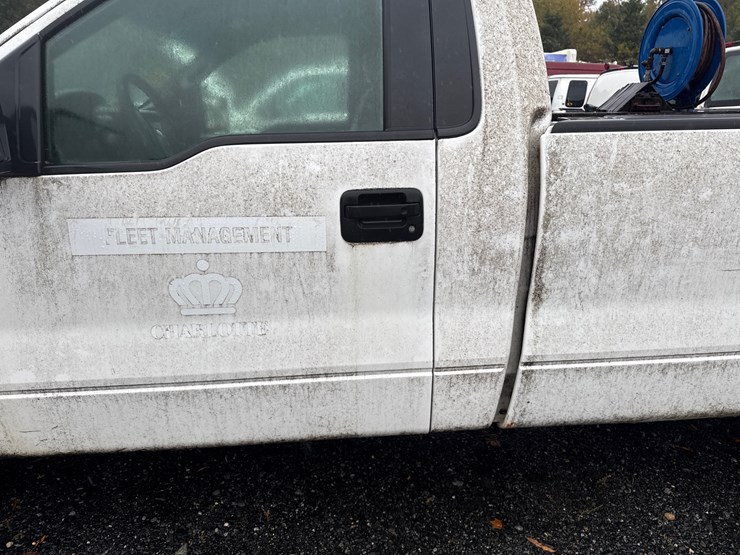 2011-ford-f150-xl-image-12