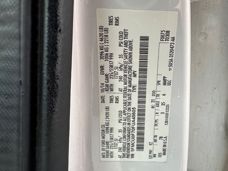 2015-ford-escape-image-17