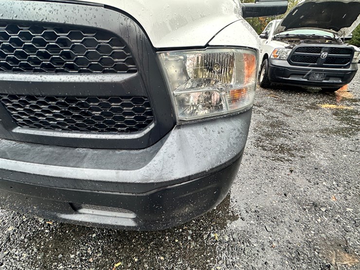 2015-dodge-ram-1500-image-30