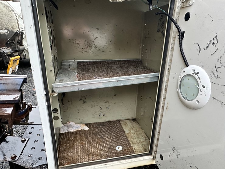 2015-ford-f350-xl-image-21