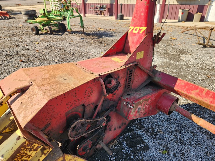 new-holland-707-image-3