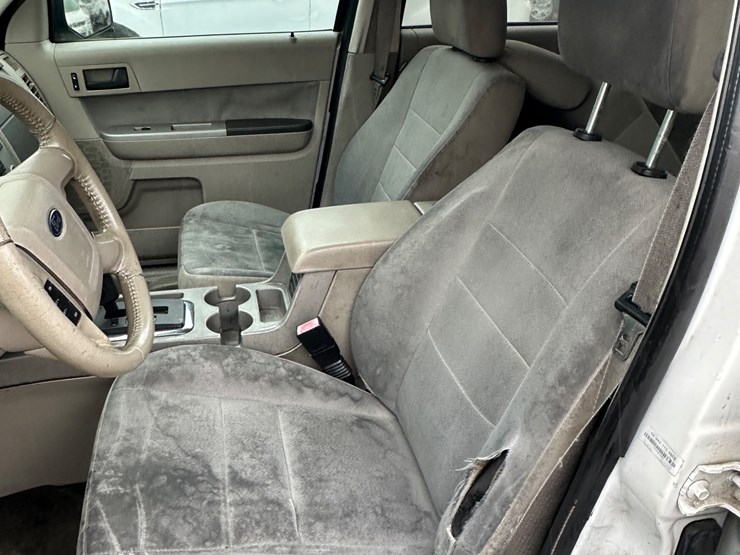 2012-ford-escape-xlt-image-19