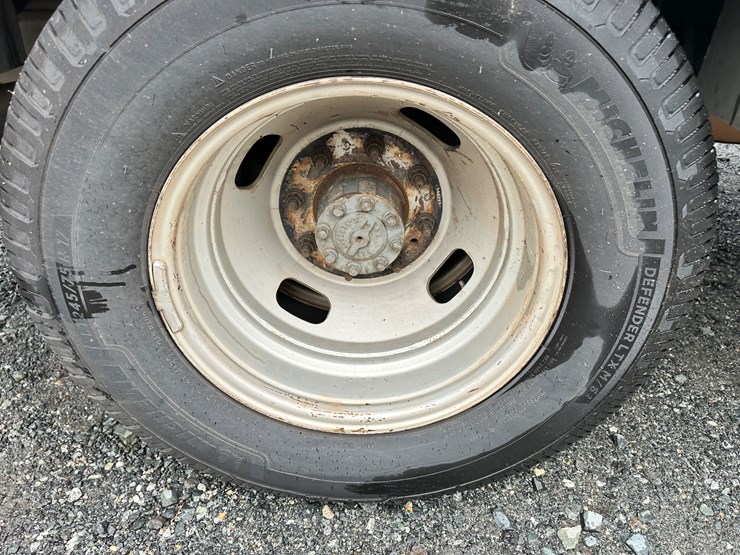 2015-ford-f350-xl-image-15