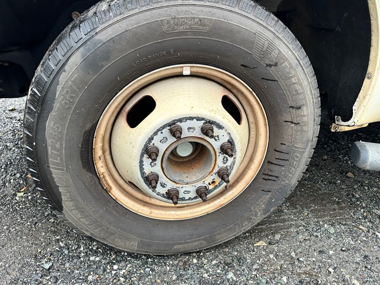 2015-ford-f350-xl-image-43