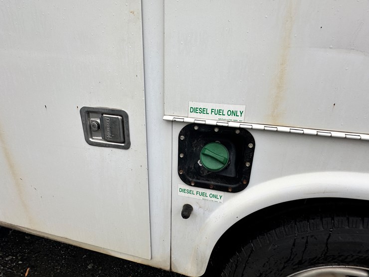 2012-ford-f250-xl-image-66