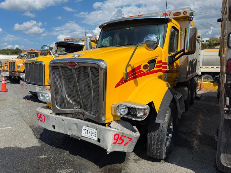 2018-peterbilt-567-image-1