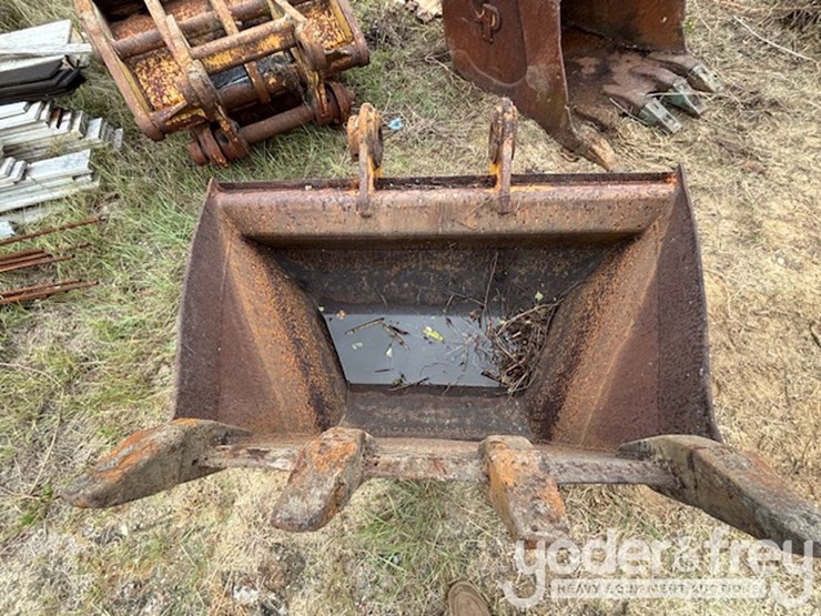 36"-trapezoid-bucket-3-1/2"-pin-to-suit-excavator-image-4