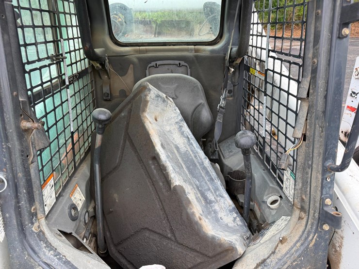 2015-bobcat-s650-image-8