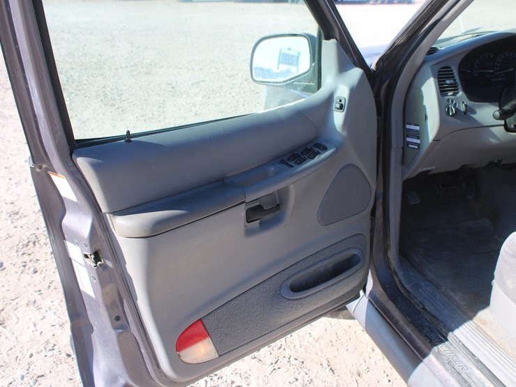 1996-ford-explorer-xlt-image-24