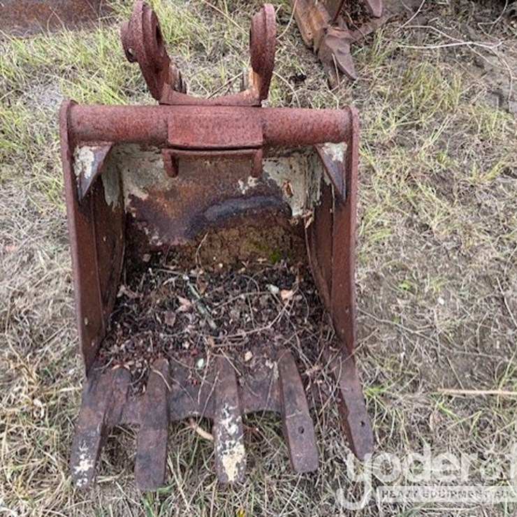 23" CP Bucket 1 3/4" Pin to suit Excavator