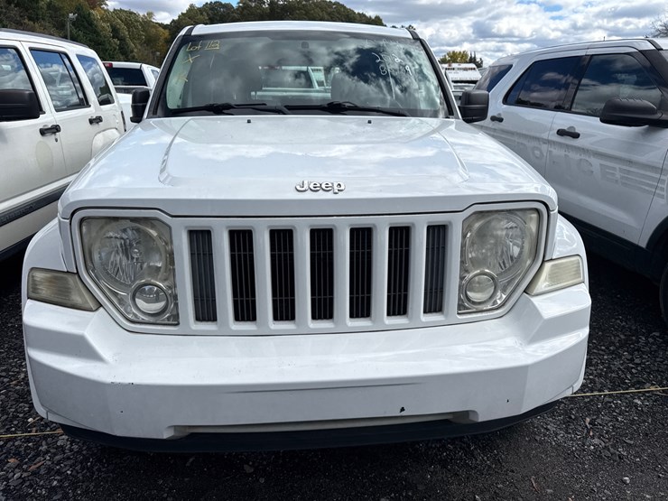 2012-jeep-liberty-image-36