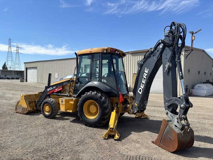 2020-deere-310l-ep-image-4