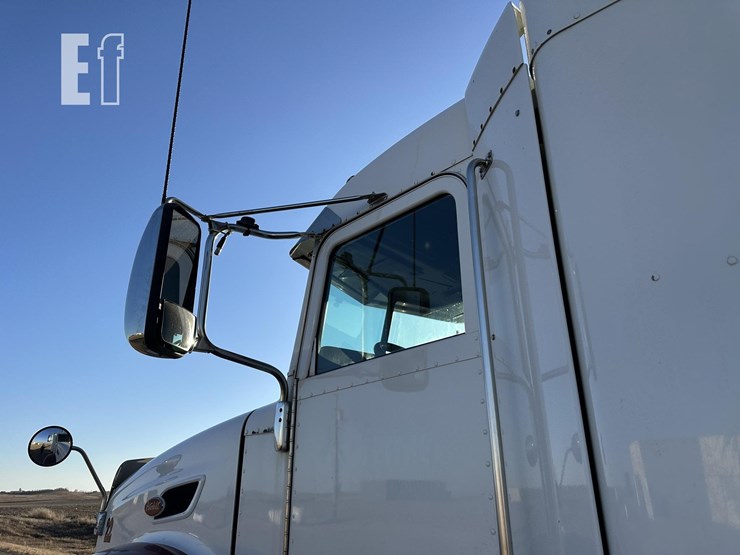 2014-peterbilt-386-image-13