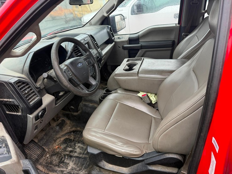 2017-ford-f150-xl-image-8