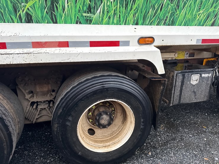 2016-autocar-acx64-image-32