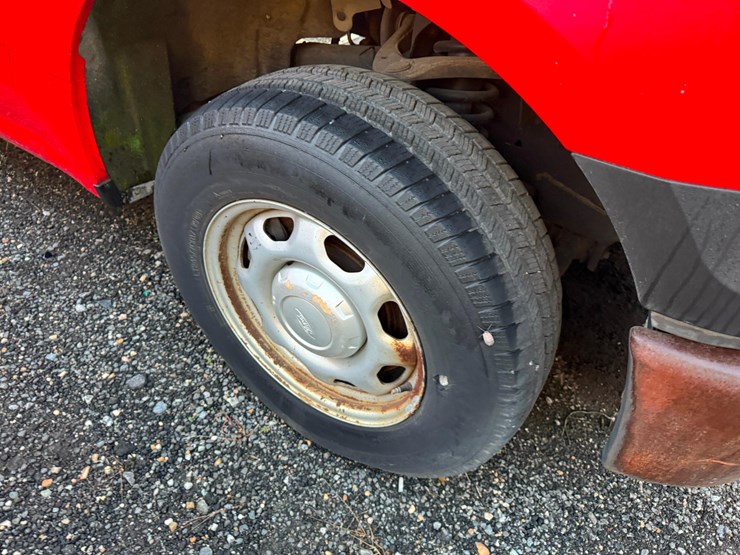 2015-ford-f150-xl-image-11