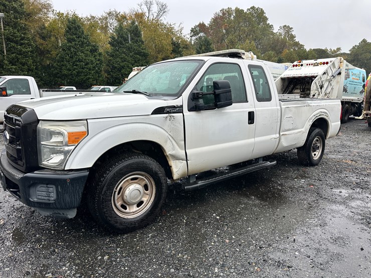 2012-ford-f250-xl-image-4