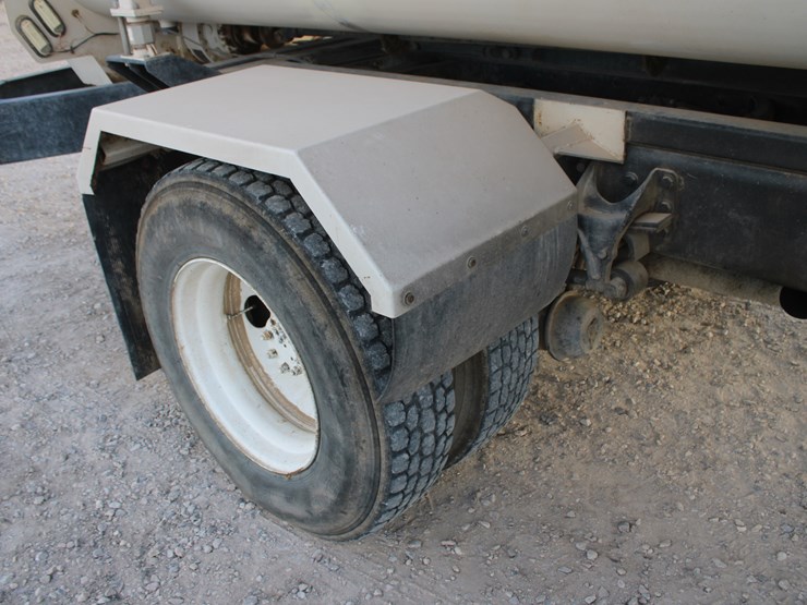 2004-international-durastar-4300-image-90