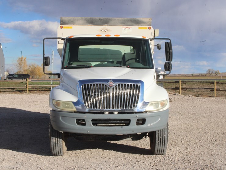 2004-international-durastar-4300-image-15