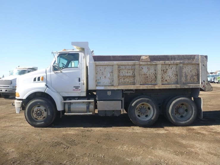 2009-sterling-lt9500-image-5