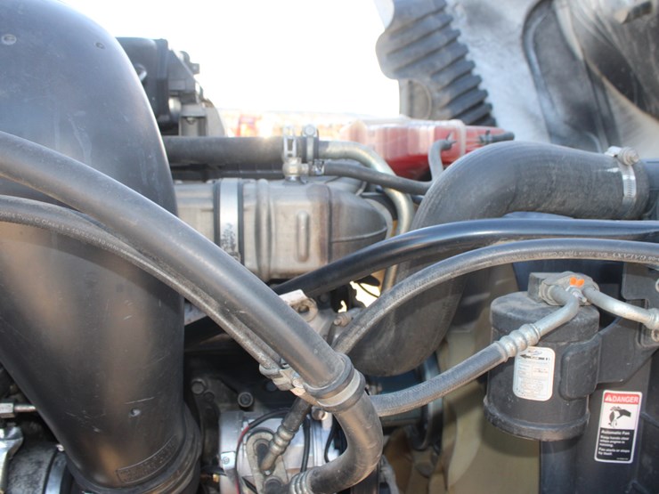 2016-freightliner-cascadia-125-image-42