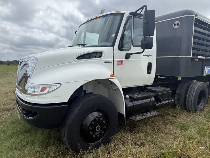 2014-international-maxxforce-dt-image-1