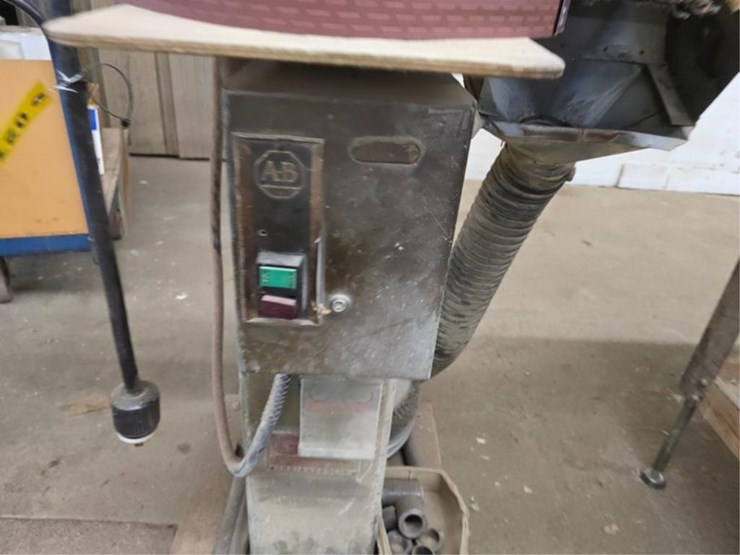 #2712-•-g&p-machinery-epn-1800-flap-sander-image-8