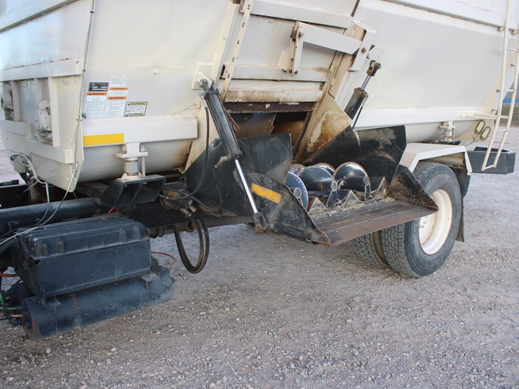 2004-international-durastar-4300-image-56