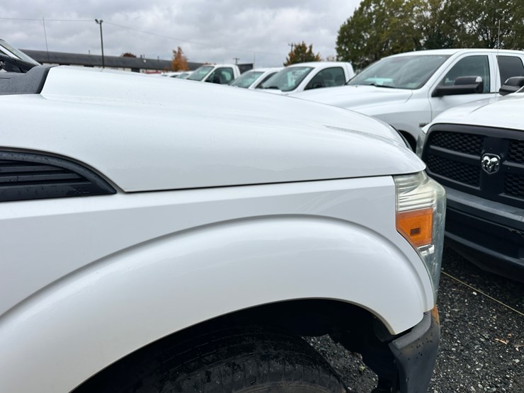 2015-ford-f350-xl-image-24